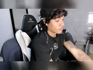 Xlovecam Live Sex of MaximilianRoth