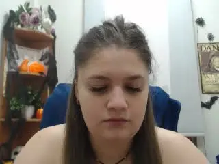Xlovecam Adult Webcams of Madrinia