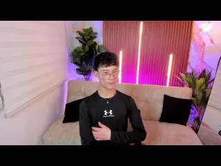 Xlovecam Sex Cam of PatrickHolland