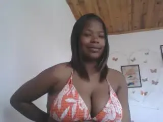 Xlovecam Watch Live Sex Cams of Serayah