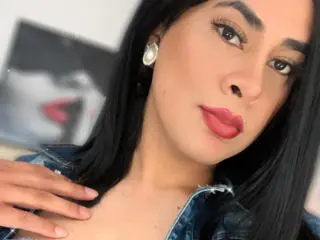 Xlovecam Adult Webcam of SaraWinson