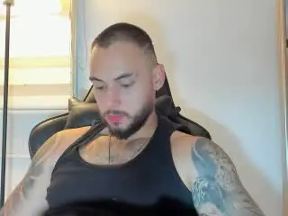 Xlovecam Adult Webcams of FrankJones