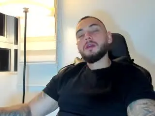 Xlovecam Watch Live Sex Cams of FrankJones
