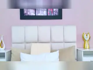 Xlovecam Watch Live Sex Cams of TamaraFoxy