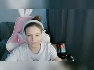 Xlovecam Free Live Porn of ZoeJackosn