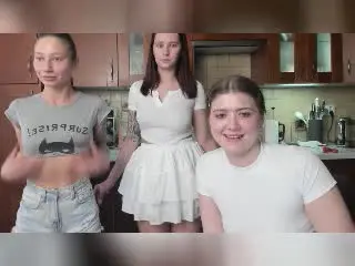 Xlovecam Live Sex of HotCaramelsTrio