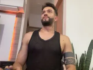 Xlovecam Adult Webcams of JordanPhillip