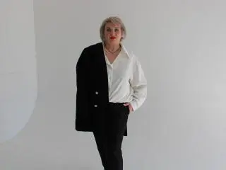 Xlovecam Watch Live Sex Cams of RenataDaster