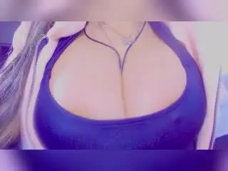Xlovecam Adult Webcam of MissGilliSquirty