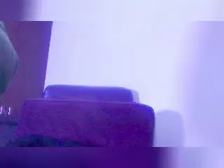 Xlovecam Watch Live Sex Cams of MissGilliSquirty