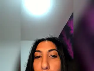 Xlovecam Watch Live Sex Cams of BrunetteBabe69