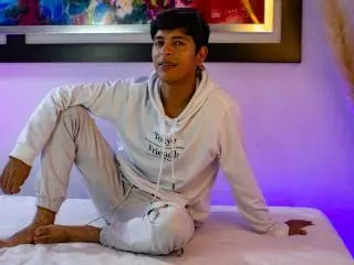 Xlovecam Watch Live Sex Cams of AndressDean