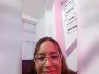 Xlovecam Watch Live Sex Cams of VivienneKelly