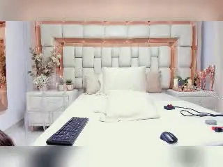 Xlovecam Adult Webcam of KendraMiler