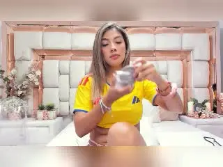 Xlovecam Sex Chat of KendraMiler