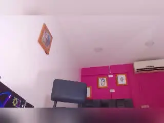 Xlovecam Sex Cam of KloeDollyHot