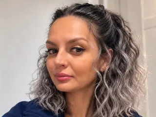 Xlovecam Private Sex Chat of DouceAmelia