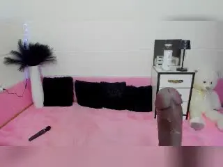 Xlovecam Live Sex Cam of DenyChantal