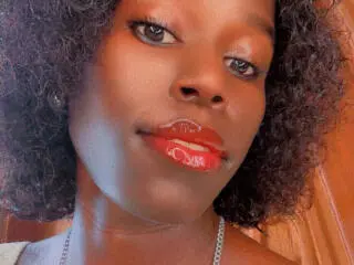 Xlovecam Live Sex of KharlaQueen