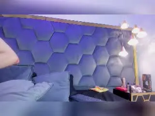 Xlovecam Free Live Porn of JunnaAndKurt