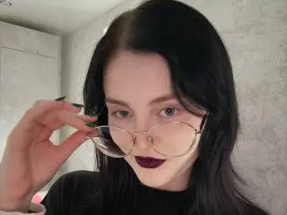 Xlovecam Adult Webcam of MakedaRiedell