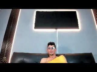 Xlovecam Nude Webcam of SexSauvage69