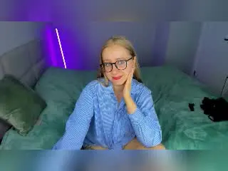 Xlovecam Live Sex Cam of MilanaSun