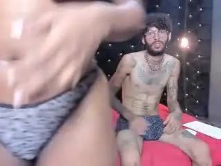 Xlovecam Live Sex Cam of JeniferandBenn