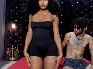 Xlovecam Sex Cam of JeniferandBenn