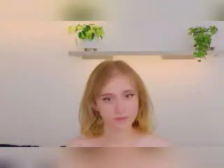 Xlovecam Live Sex Cam of SeraphinneX