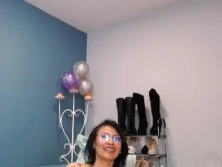 Xlovecam Live Sex Cam of DonnaJones
