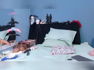 Xlovecam Watch Live Sex Cams of DonnaJones