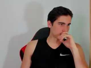 Xlovecam Nude Webcam of Ryanlevys