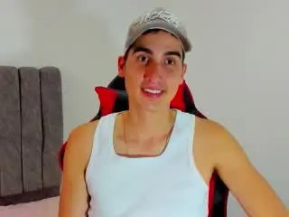 Xlovecam Sex Cam of Ryanlevys