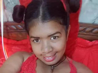 Xlovecam Free Porn Cam of MariahSquirting69