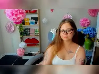 Xlovecam Live Sex of KarKutie