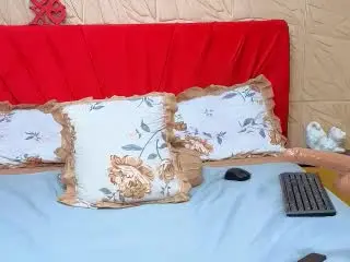 Xlovecam Nude Webcam of SophieCan