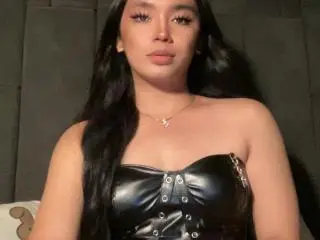 Xlovecam Free Porn Cam of ClaudiaJohnson