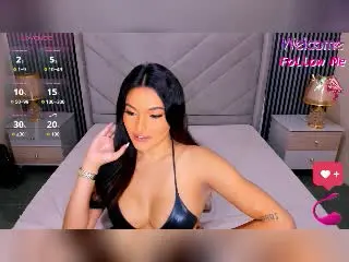 Xlovecam Live Sex Cam of LovelyCrissya