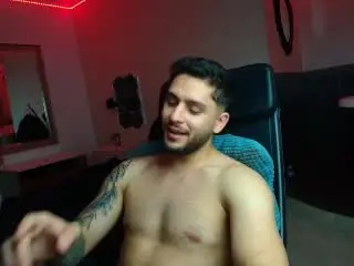 Xlovecam Sex Chat of TroyWade