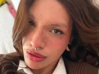 Xlovecam Adult Video Chat of EllaThorne