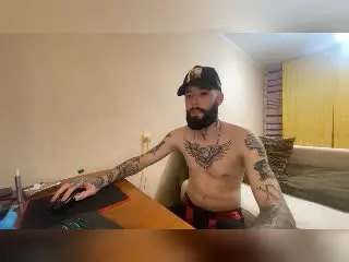 Xlovecam Adult Video Chat of MikeAndAnna