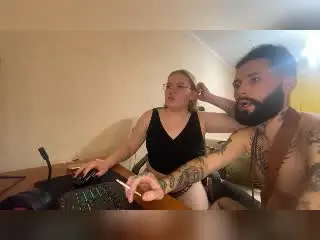 Xlovecam Watch Live Sex Cams of MikeAndAnna