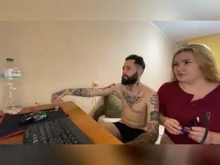 Xlovecam Adult Webcam of MikeAndAnna