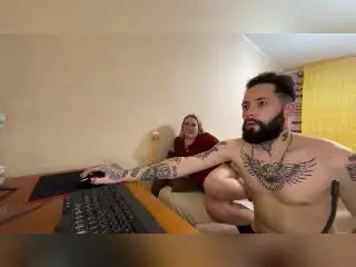 Xlovecam Adult Webcam of MikeAndAnna