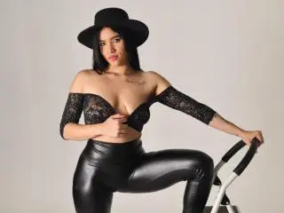 Xlovecam Nude Webcam of DaniellaPicc