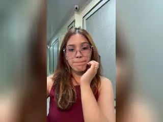 Xlovecam Adult Video Chat of ElodieGardner