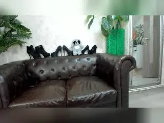 Xlovecam Adult Webcam of IrisIrs