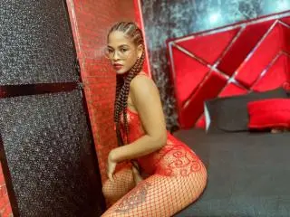 Xlovecam Sex Cam of IvisBouncyAss