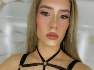 Xlovecam Free Porn Cam of CamiiNiieves